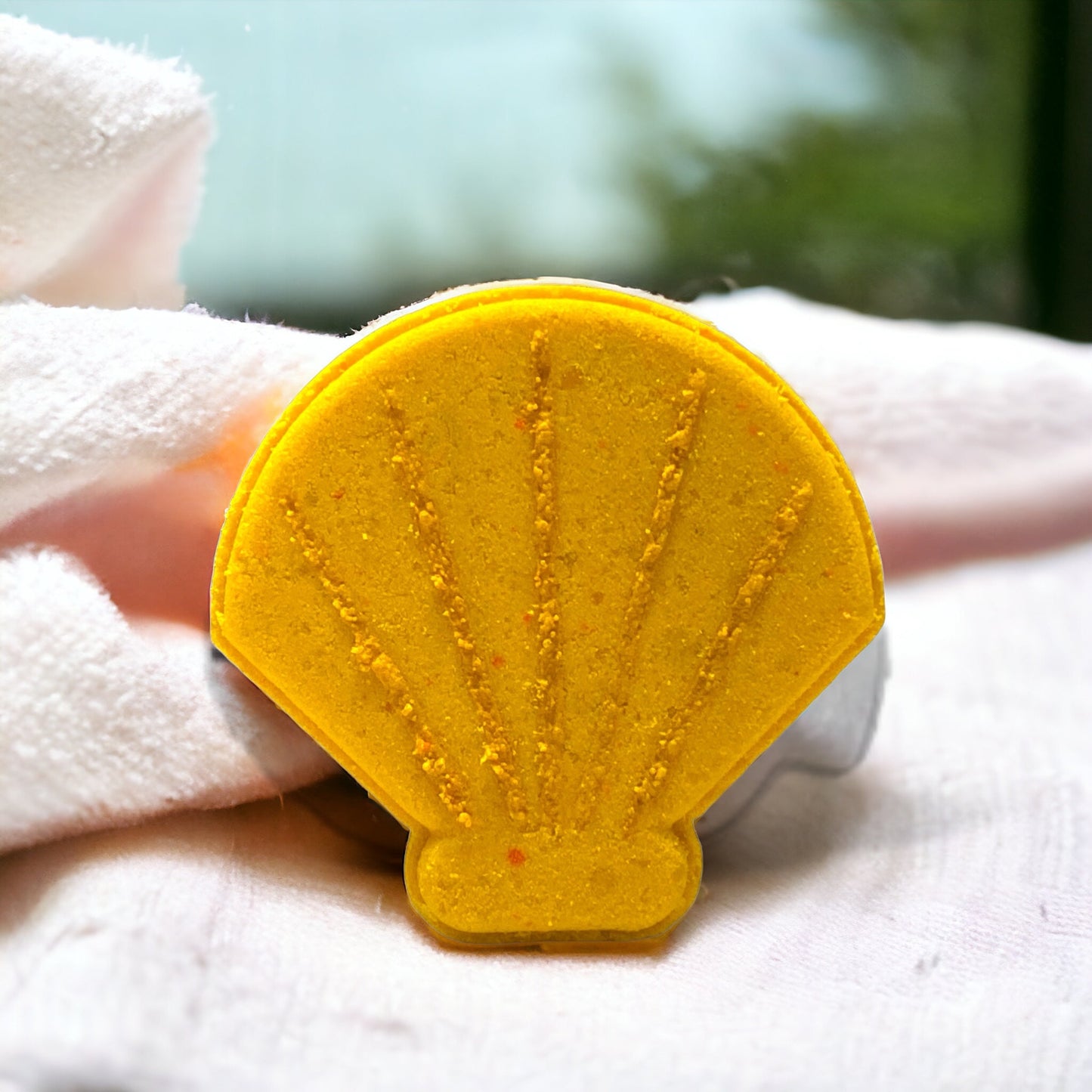 Shell Bath Bomb - Yellow - Calla Lily Cosmetics + CL kids